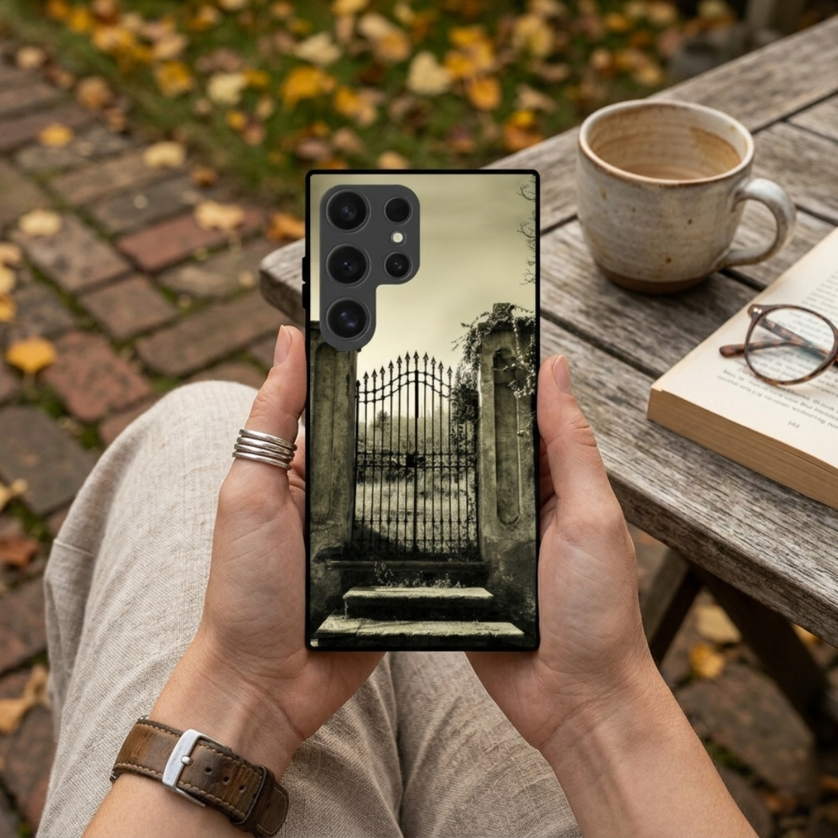 Scary Monotone Samsung Phone Cover